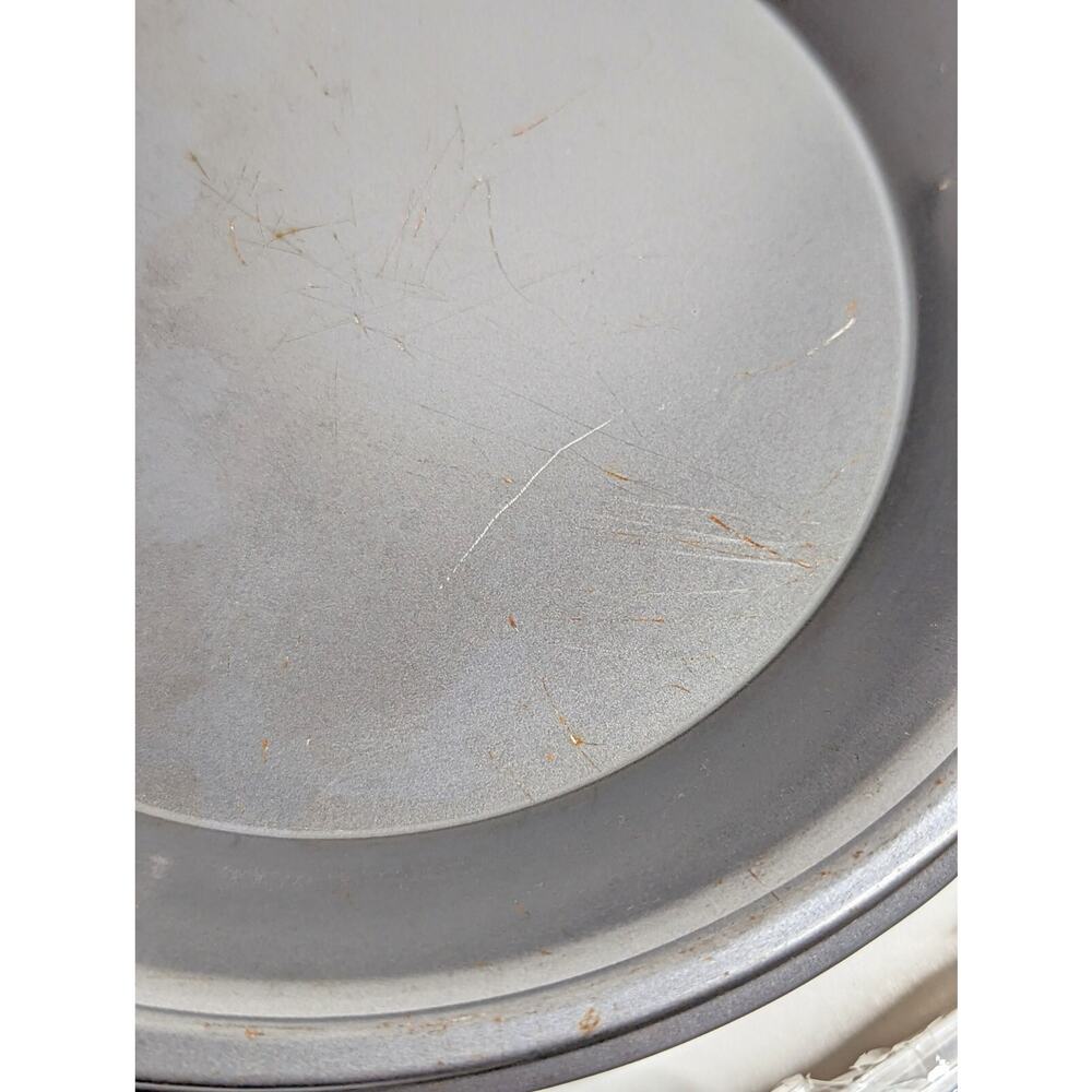 Pyrex 9 Inch Metal Baking Pan - Picture 4 of 5